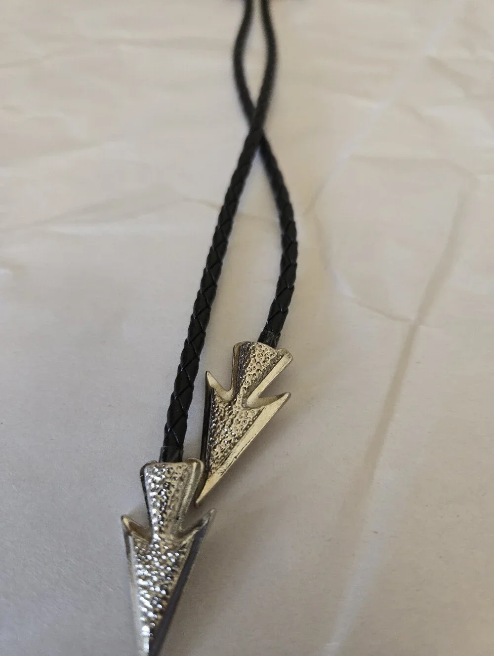 Bolo Tie Silver Tone Bull Black Arrow Cut Out Arrows As Bottom Anchor Western